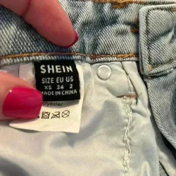 SHEIN High Waisted Ripped Raw Hem Denim Shorts Size XS Light Wash - Picture 6 of 8